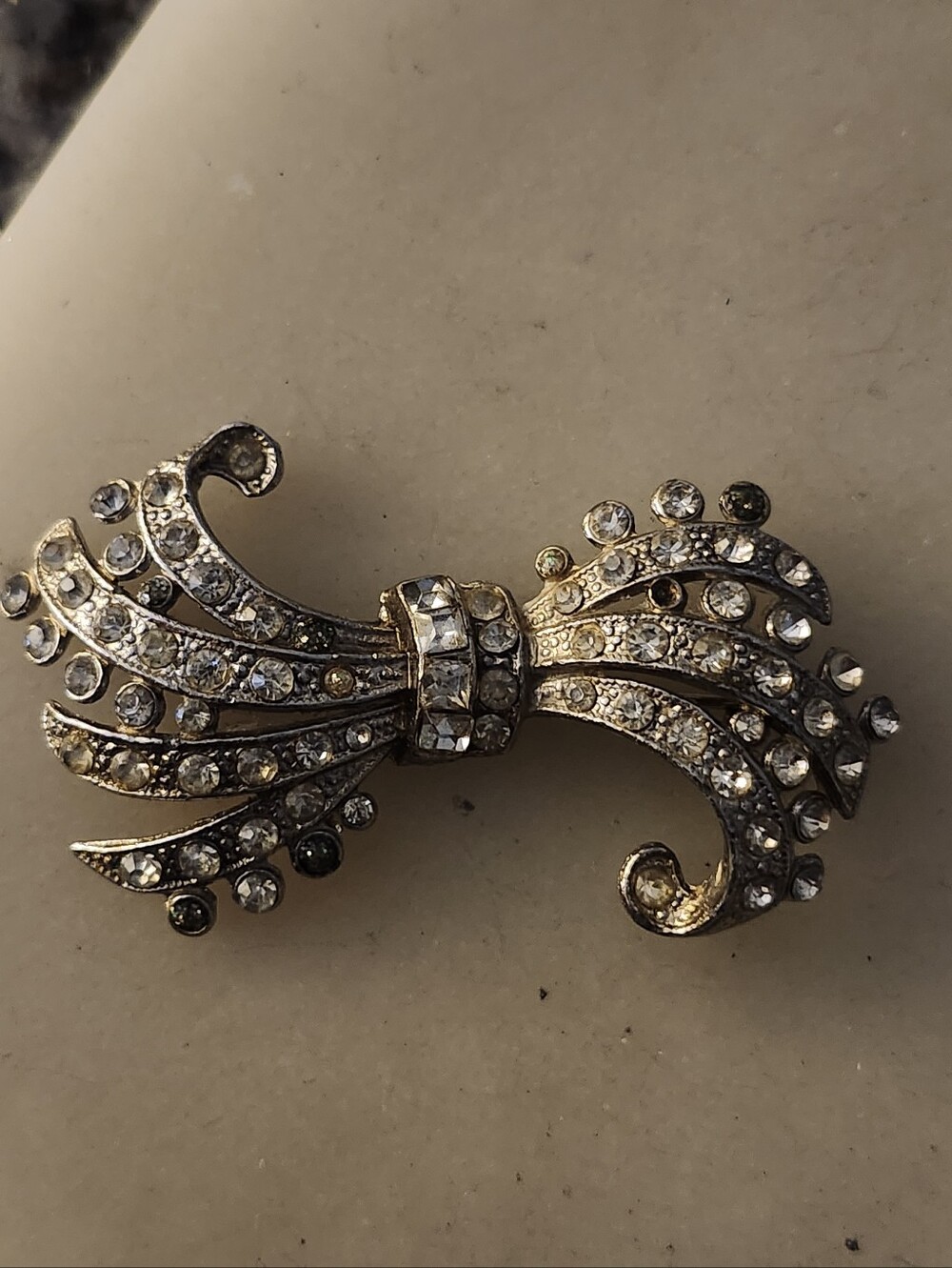 Vtg Silver Tone Rhinestone Bow Brooch